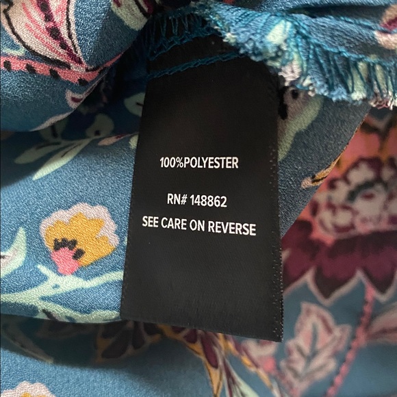 Torrid open front tie hi-low top size 3. Perfect condition - Picture 8 of 8